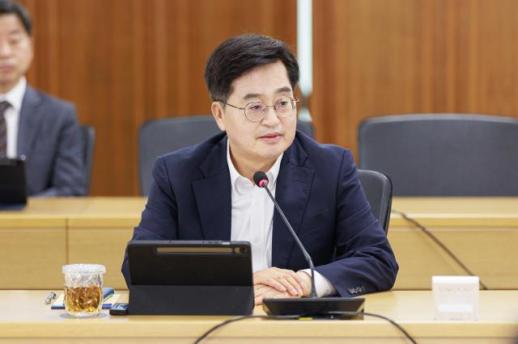 김동연, 민선 9기 준비·중동 위기·여름 재난 대응 점검...민생안전 총력