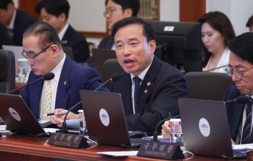 LG유플, 유튜브·구글AI 결합 상품…통신사 AI구독 전쟁 본격화
