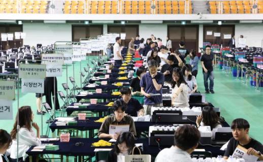 [포토] 지방선거 D-1, 개표 준비