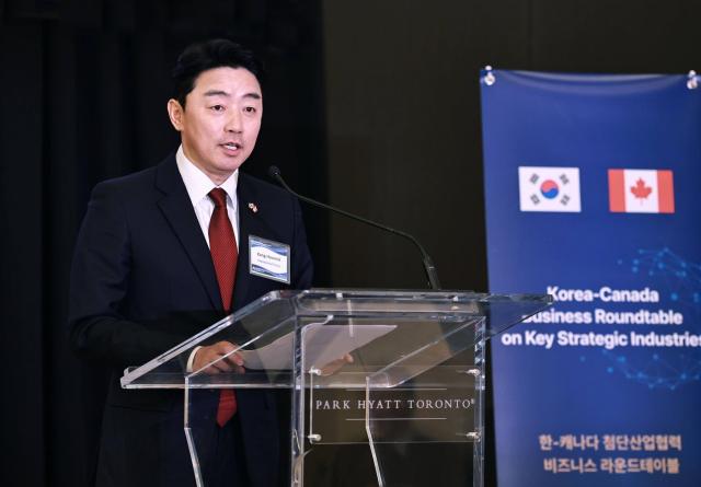 Presidential Chief of Staff Kang Hoon-sik speaks during a Korea-Canada business roundtable on advanced industry cooperation at the Park Hyatt Toronto hotel June 1 2026 Captured from Kang Hoon-sik’s social media account