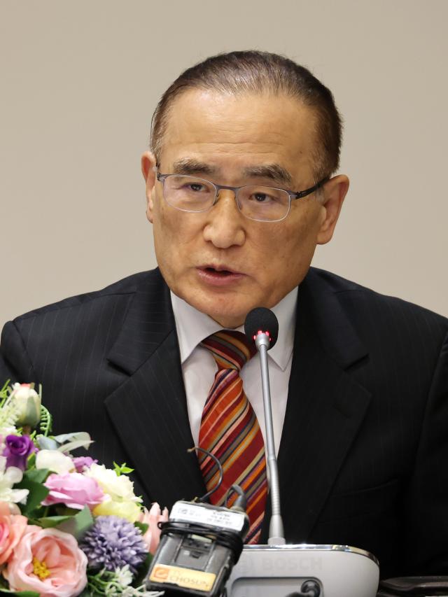 Wi Sung-lak, Director of the National Security Office, speaks at a meeting held at the Press Center in Seoul on May 13.