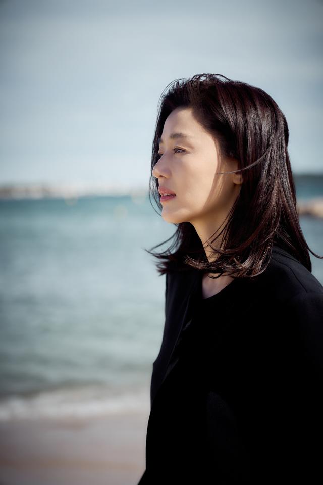 Jeon Ji-hyun in the film 'Goonche'