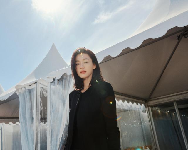 Jeon Ji-hyun in the film 'Goonche'