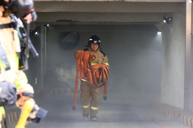 Voting continues despite fire in polling station building