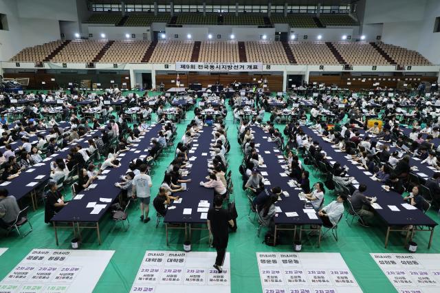 Ruling party leads in South Korean local election exit polls