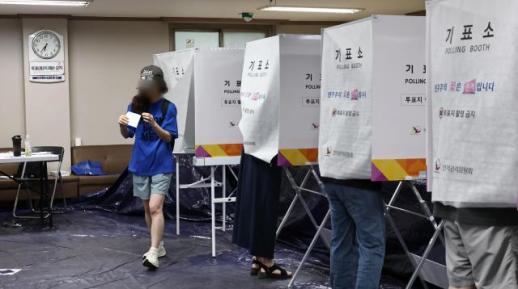 韩国地方选举投票日下午7时投票率60.7%