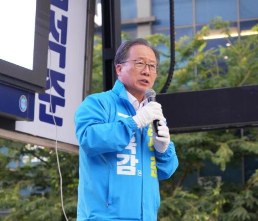 김석준 부산교육감 후보 당선 확실시...전국 최초 4선 교육감 대기록