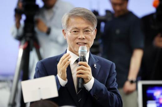 Min Hyeong-bae đắc cử Thị trưởng đặc biệt đầu tiên của tỉnh Jeonnam-Gwangju