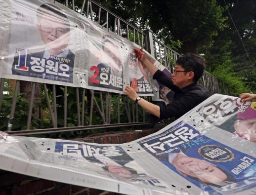 갈수록 뚜렷해 지는 양당 구조 정치 지형