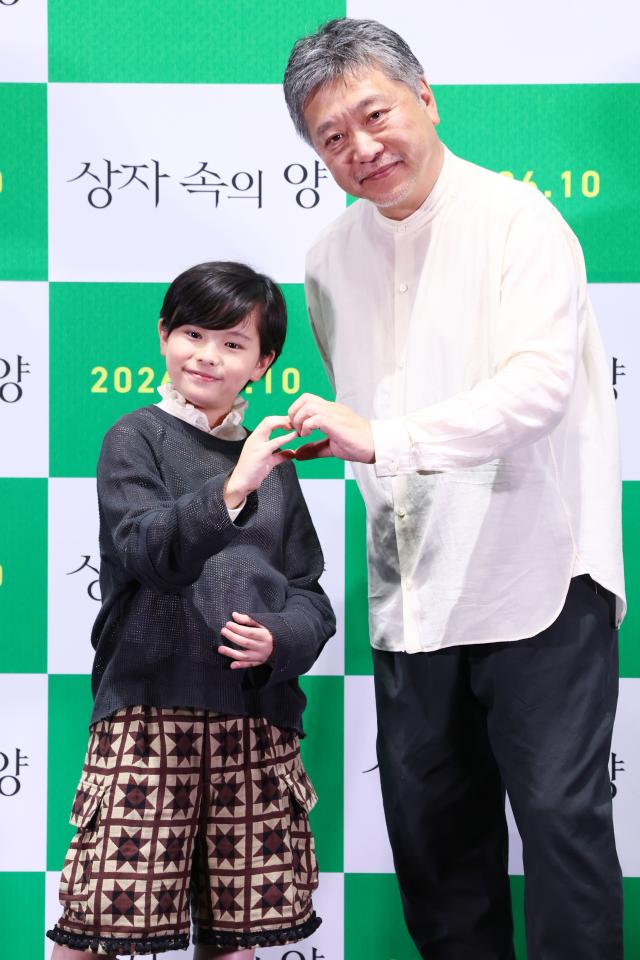 상자 속의 양 고레에다 히로카즈·쿠와키 리무 내한 사진연합뉴스