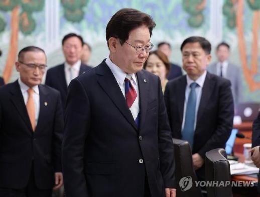 Tổng thống Lee Jae-myung: Chính phủ sẽ khiêm tốn tiếp thu ý nguyện của người dân sau bầu cử địa phương