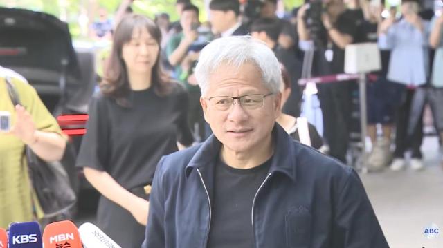 젠슨 황 사진유튜브 ABC 채널 라이브 캡처