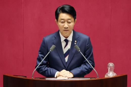 韩国国会迎来新议长 执政党赵正湜当选