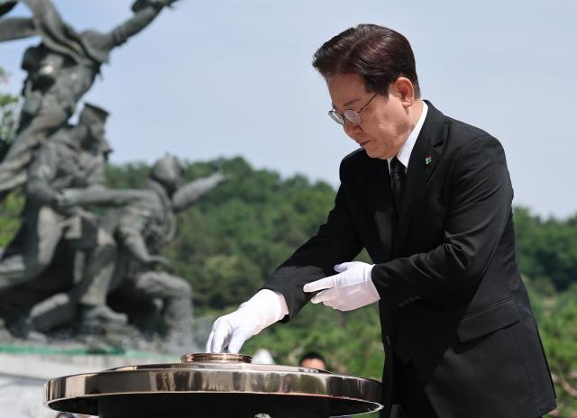 Lee calls for honoring sacrifice, punishing betrayal in Memorial Day speech
