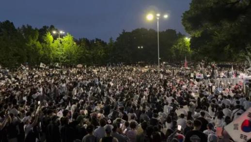 「投票用紙不足事態」に街頭に出た2030…怒りの数万人が蚕室に集結