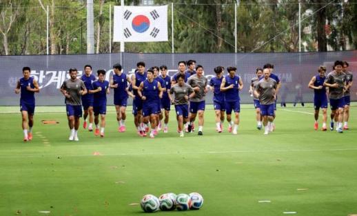 South Korean footballers hold 1st training session in Mexico ahead of World Cup opener