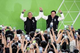 Nvidia CEO meets SNU students before wrapping up whirlwind Seoul trip