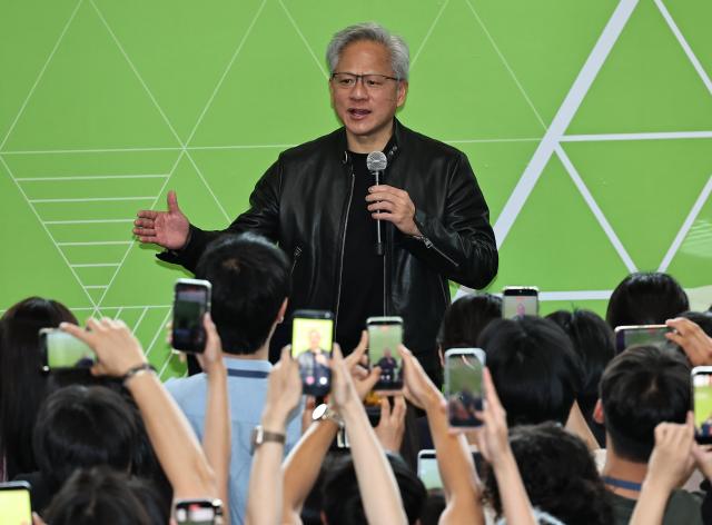 NVIDIA CEO Jensen Huang delivers a lecture to students during the Build-a-Claw event at the Haedong Advanced Engineering Building of Seoul National University in Seoul on June 8 AJP Yoo Na-hyun


