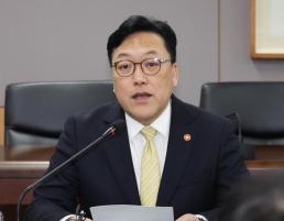 KB금융 차기 회장 레이스 시동…양종희 두각 속 내부후보·지배구조 변수