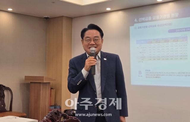 안병길 한국해양진흥공사 사장이 8일 기자간담회에서 인사말을 건네고 있다 사진신지아 기자