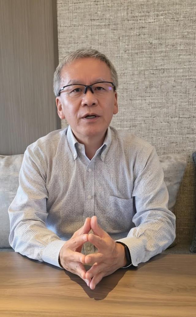 마사히로 요코이Masahiro Yokoi 그랜드 머큐어 오키나와 케이프 잔파 리조트 총지배인이 최근 해당 호텔 라운지에서 본지와 인터뷰를 갖고 한국 시장의 중요성과 향후 운영 전략에 대해 이야기 하고 있다 사진기수정 기자