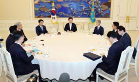 President Lee Addresses Election Paper Shortage at Meeting with Key Officials