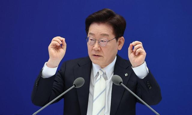 이재명 대통령이 8일 청와대 영빈관에서 열린 취임 1주년 기자회견에서 발언하고 있다 사진연합뉴스