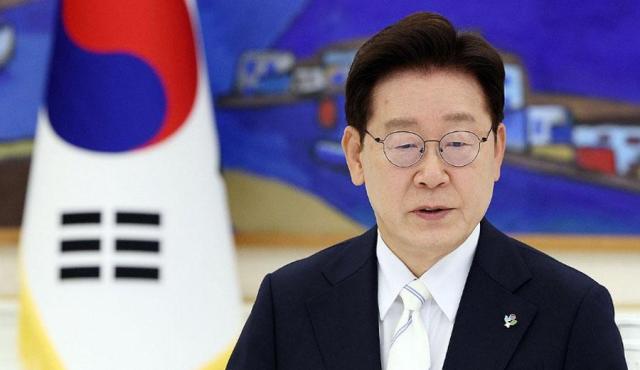 Lee set to embark on Europe trip for G7 summit in France
