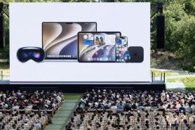 Apple Unveils Revamped Siri AI Powered by Googles Gemini at WWDC 2026