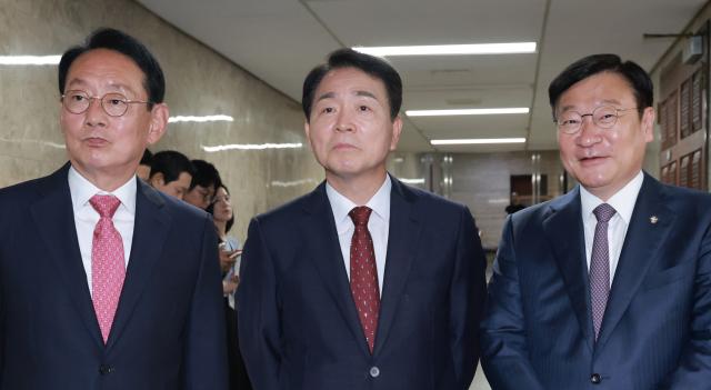 野 원내대표 후보 3인, 당내 토론회서…노선 변화 vs 단결 충돌