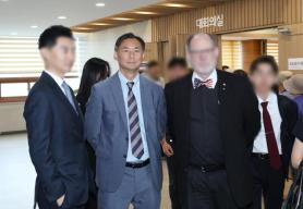 Moss Tan Files Recusal Request in Lawsuit Against Travel Ban