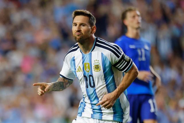 Experts express cautious optimism about Argentina's chances for a repeat title under Lionel Messi.