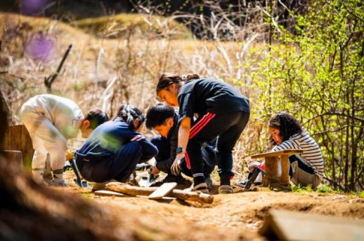 인제군 산골생태유학 21가족 29명 참여…작은 학교 살리고 인구 유입 이끈다