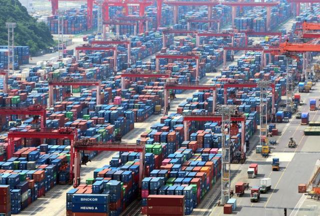 Exports for early June hit record high as semiconductor boom continues