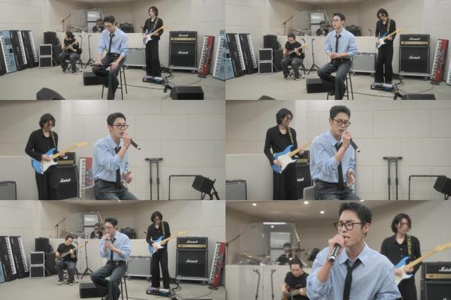 Photo from the live clip
