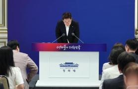 Koreas ruling front humbles as approval rating droops in election aftermath