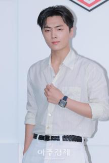 [포토] 포즈 취하는 제이 (태그호이어 포토콜)
