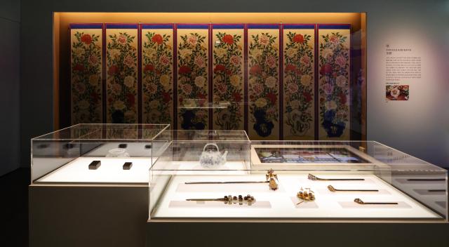 Visitors attend a press preview of the special exhibition Banhwa Auspicious Wishes marking the 140th anniversary of diplomatic relations between South Korea and France at Dondeokjeon Hall of Deoksugung Palace in Seoul on June 2 2026 AJP Yoo Na-hyun