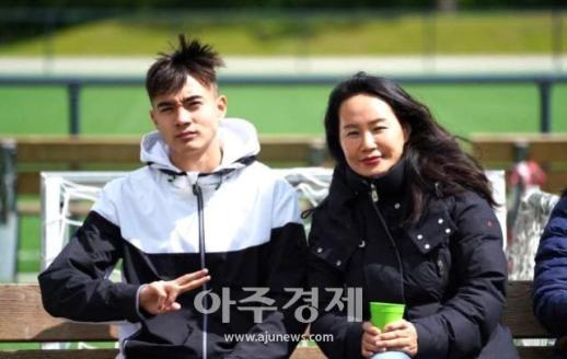 나주의 외손자 카스트로프, 체코와 경기 활약 기대감 