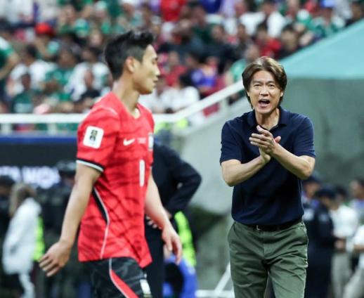 [북중미 월드컵] 홍명보 감독, 체코전 역전승에 "고생한 선수들이 만든 승리"