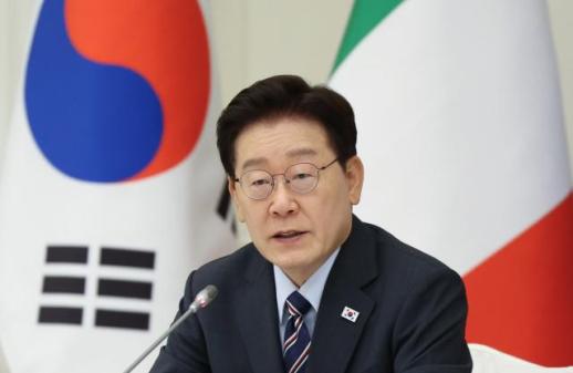 Lee Criticizes Partys Focus, Urges Attention to All Citizens
