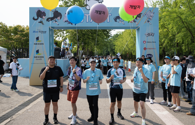 Blue Archive development team at the front of Group A during the Blue Archive Kibotos Run 2026