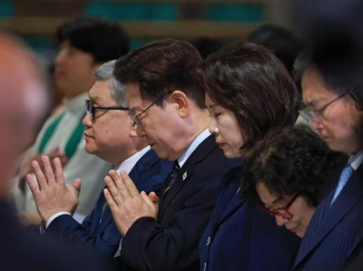 李在明夫妇在罗马参加特别弥撒