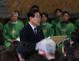 President Lee Holds First Virtual Meeting with Advisors from Italy