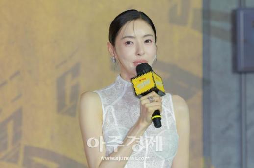 [포토] 인사말 하는 이다희