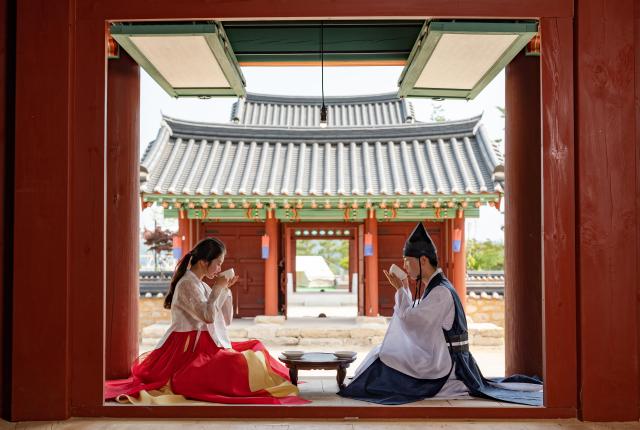 안동 선성현 문화단지한복체험 및 다도체험 사진경상북도