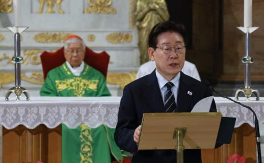 President Lee Calls for Strict Investigation of Olympic Park Protesters