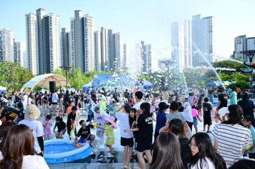 환경 운동이 어쩜 이럴수가…김천 안산공원 적신 친환경 버블 워터밤