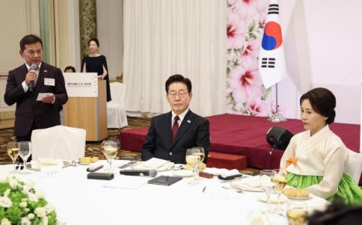 伊 동포 만난 李 투표권 행사 못하는 것, 심각한 문제