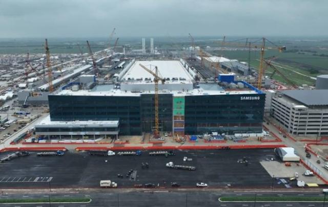 Samsung Electronics advanced foundry plant for contract chip manufacturing under construction in Taylor Texas Samsung Electronics